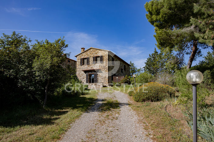 Image No.25-3 Bed Country House for sale