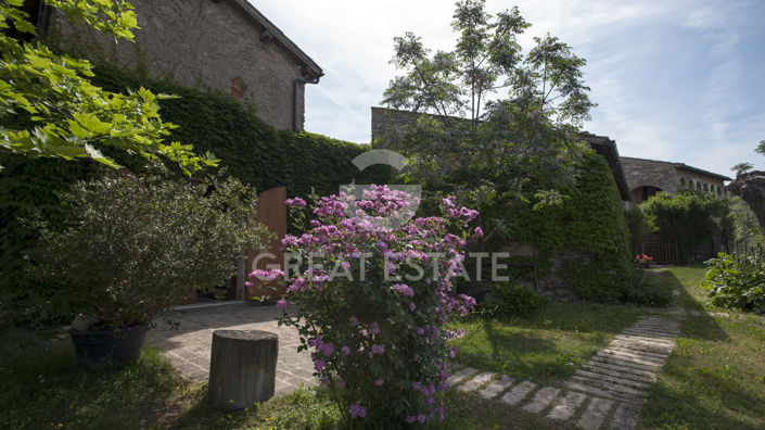 Image No.27-8 Bed Country House for sale
