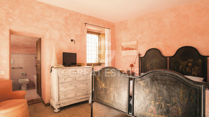 Image No.47-8 Bed Country House for sale