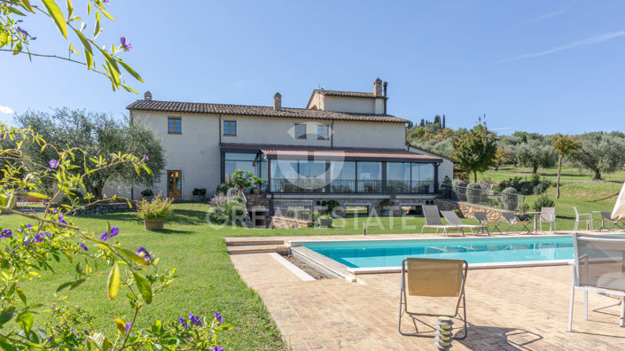 Image No.13-8 Bed Country House for sale