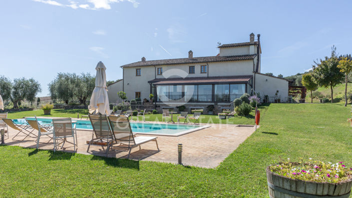 Image No.14-8 Bed Country House for sale