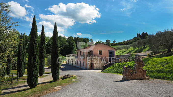 Image No.18-8 Bed Country House for sale