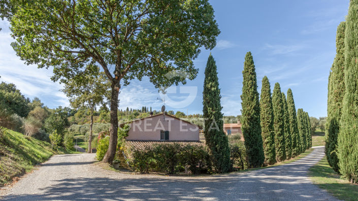 Image No.20-8 Bed Country House for sale