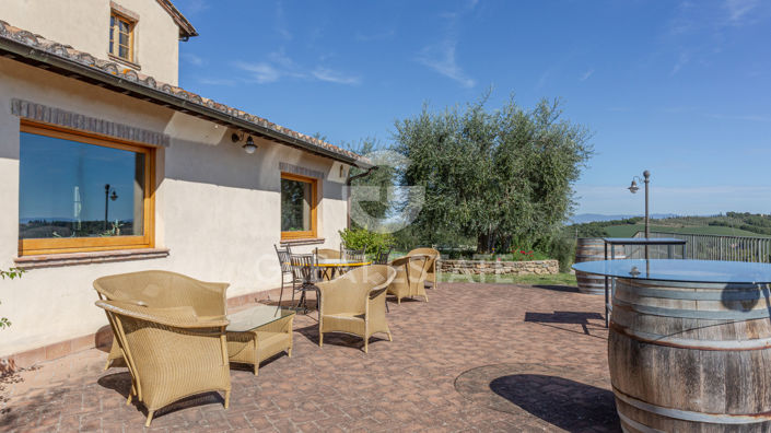 Image No.26-8 Bed Country House for sale