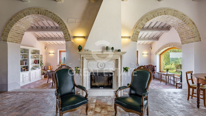 Image No.7-8 Bed Country House for sale