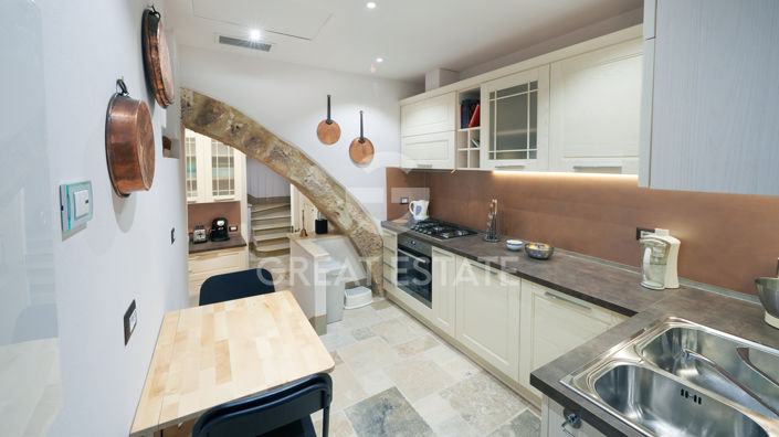 Image No.10-3 Bed Property for sale