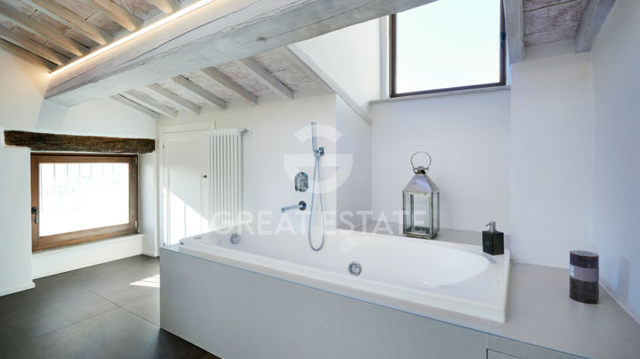 Image No.23-3 Bed Property for sale