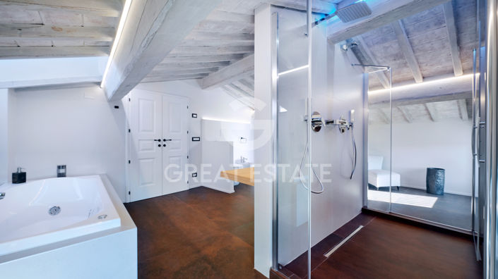 Image No.24-3 Bed Property for sale