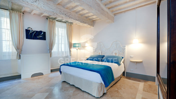 Image No.38-3 Bed Property for sale