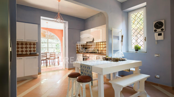 Image No.26-7 Bed Villa for sale