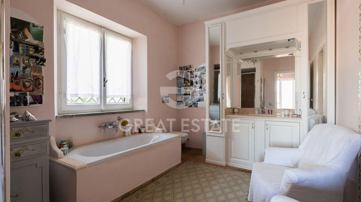 Image No.33-7 Bed Villa for sale