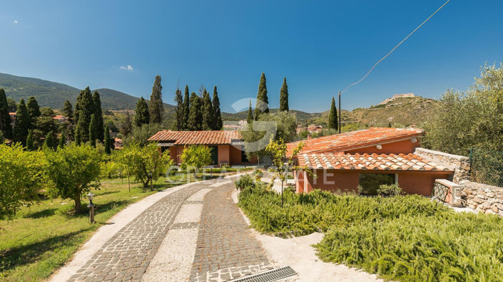 Image No.9-7 Bed Villa for sale