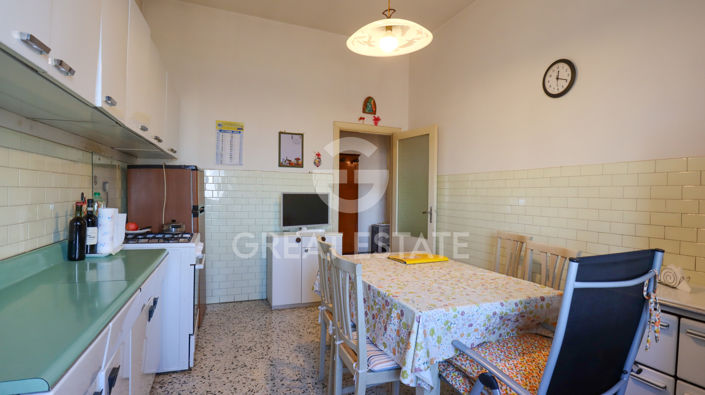 Image No.11-3 Bed Property for sale