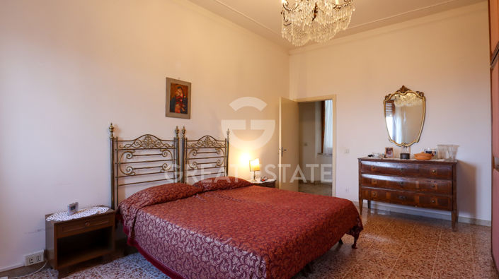 Image No.13-3 Bed Property for sale