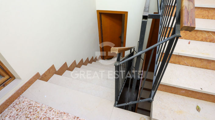 Image No.17-3 Bed Property for sale