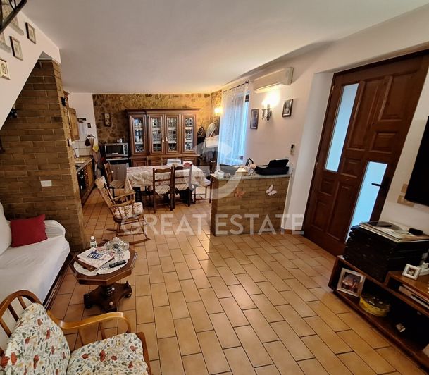 Image No.5-2 Bed Flat for sale