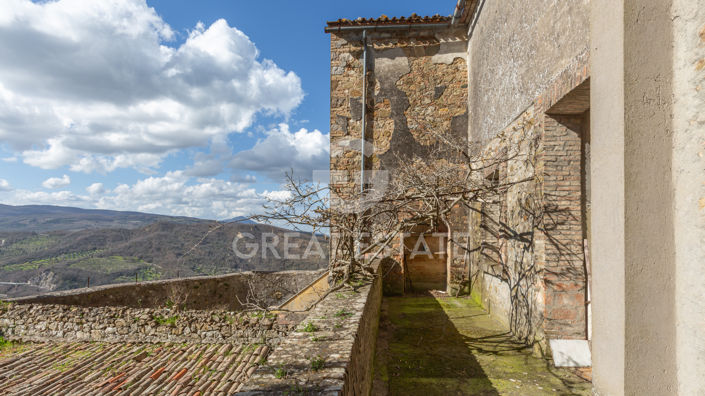 Image No.11-3 Bed Property for sale