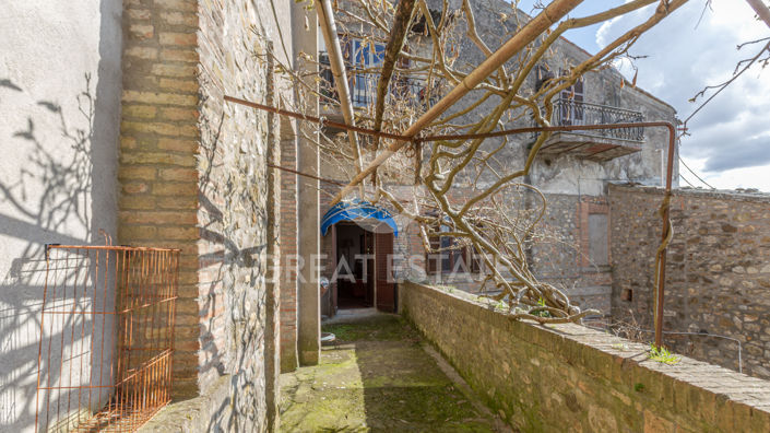 Image No.13-3 Bed Property for sale