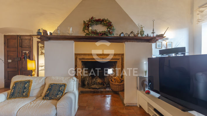 Image No.18-3 Bed Property for sale