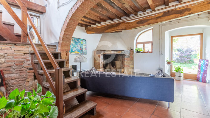 Image No.2-4 Bed Country House for sale