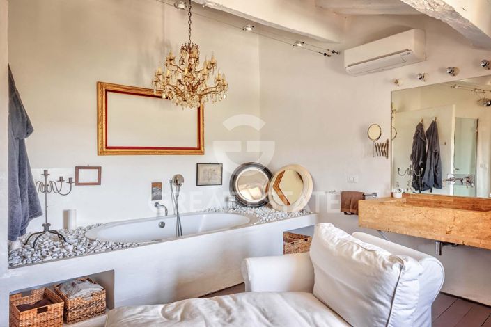 Image No.21-4 Bed Country House for sale