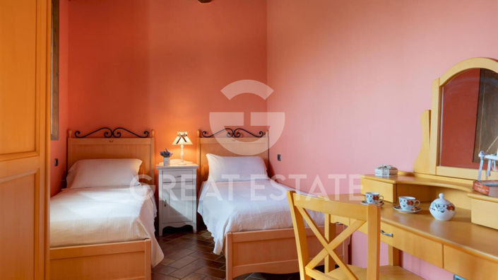 Image No.12-2 Bed Country House for sale