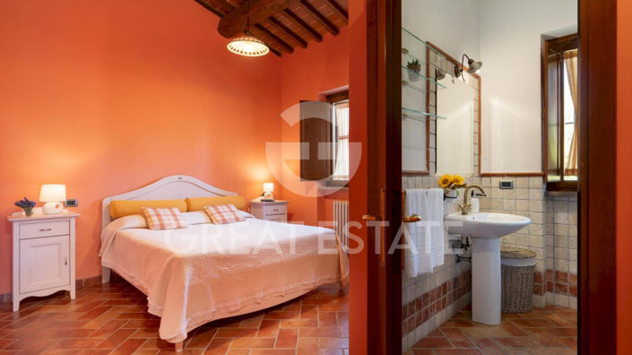 Image No.13-2 Bed Country House for sale