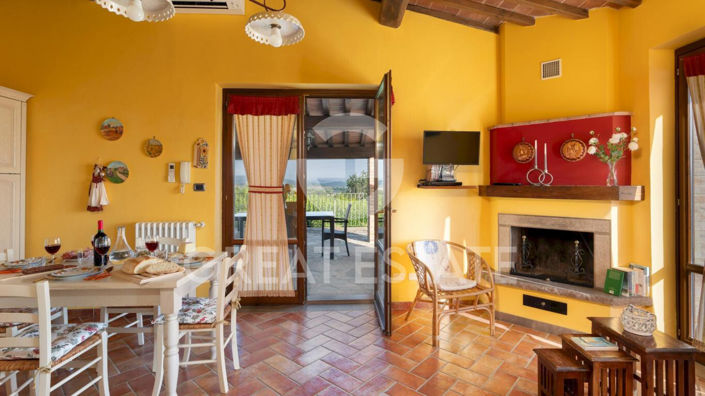 Image No.2-2 Bed Country House for sale