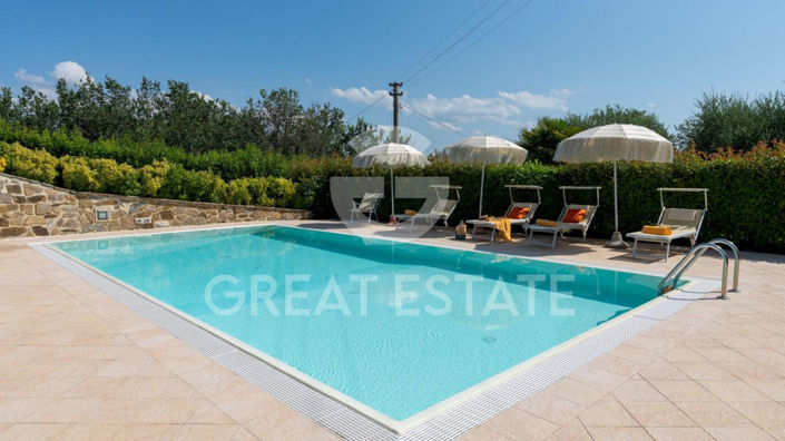 Image No.7-2 Bed Country House for sale