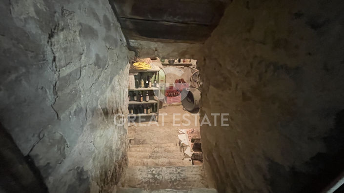 Image No.12-4 Bed Property for sale