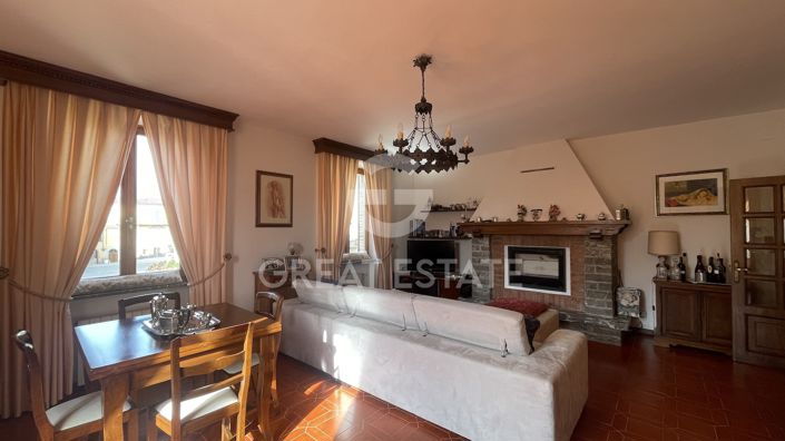 Image No.3-4 Bed Property for sale