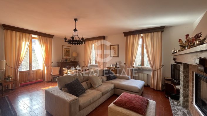 Image No.4-4 Bed Property for sale