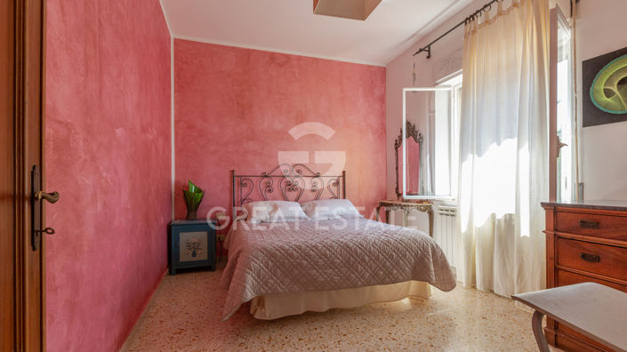 Image No.36-5 Bed Country House for sale