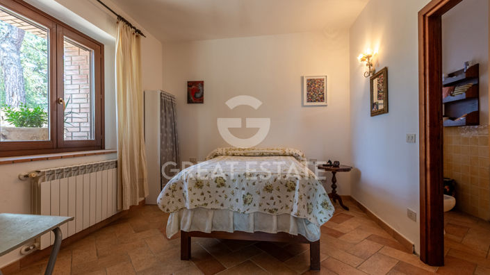 Image No.38-5 Bed Country House for sale