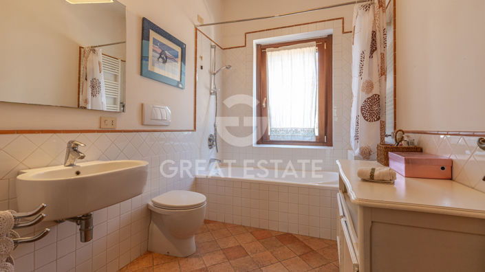 Image No.39-5 Bed Country House for sale