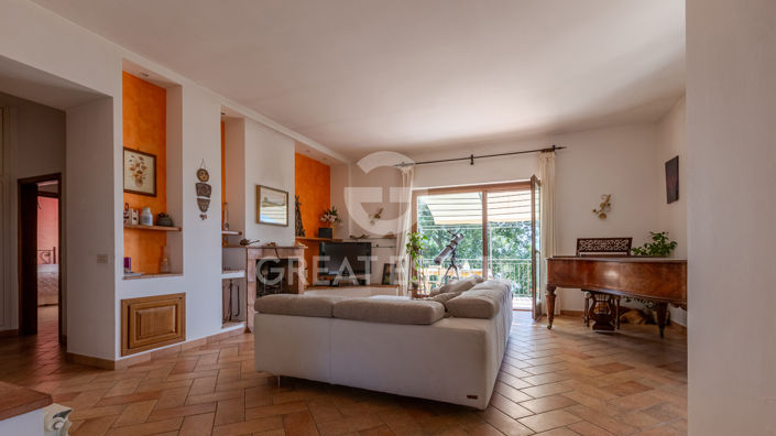 Image No.6-5 Bed Country House for sale