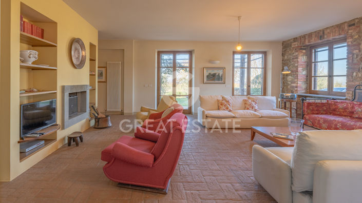 Image No.2-Maison de campagne de 5 chambres à vendre à Castiglione del Lago