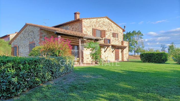 Image No.4-Maison de campagne de 5 chambres à vendre à Castiglione del Lago