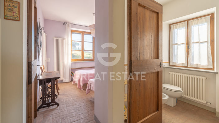 Image No.59-Maison de campagne de 5 chambres à vendre à Castiglione del Lago