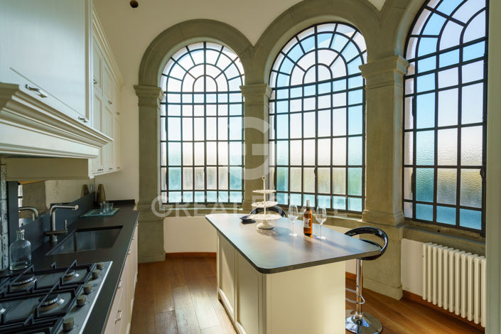 Image No.10-7 Bed Villa for sale