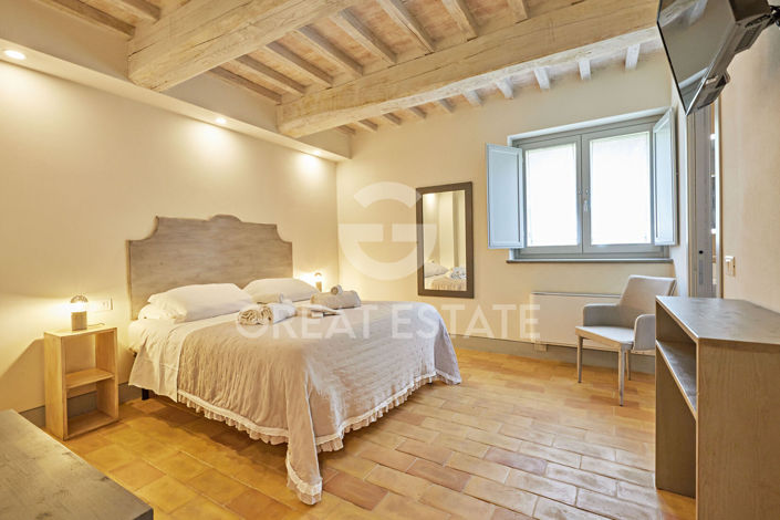 Image No.17-5 Bed Country House for sale