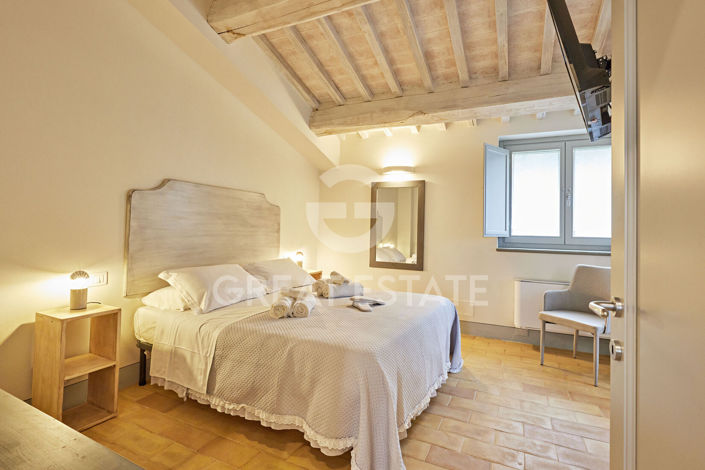 Image No.21-5 Bed Country House for sale