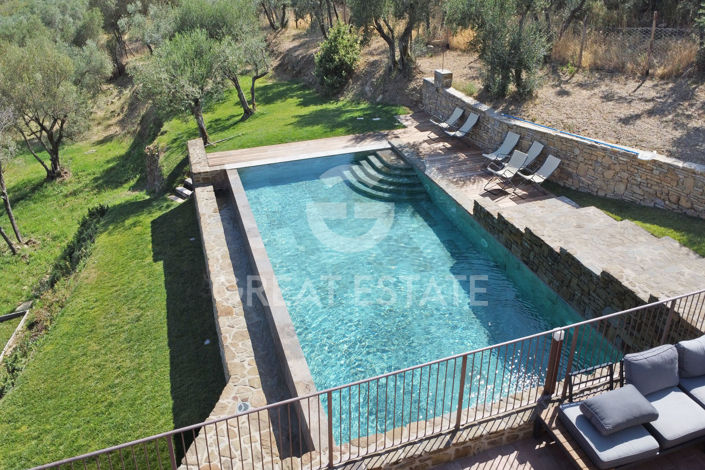 Image No.26-5 Bed Country House for sale