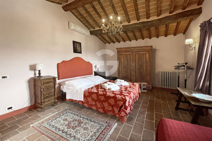 Image No.15-5 Bed Country House for sale