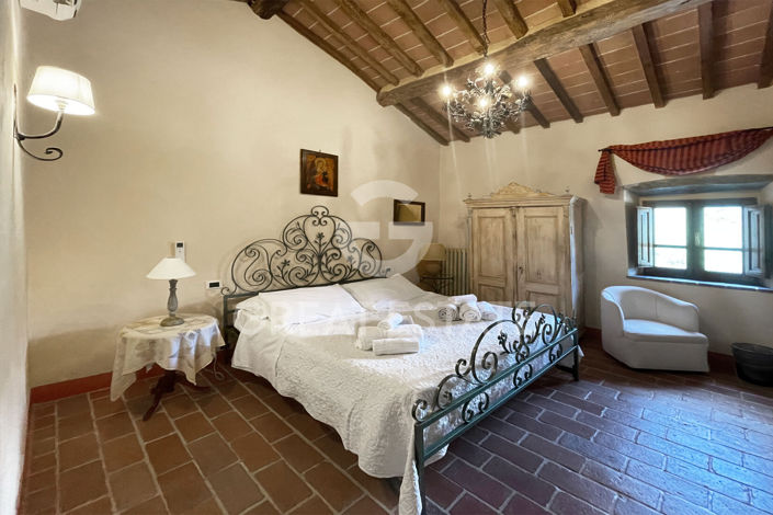 Image No.16-5 Bed Country House for sale