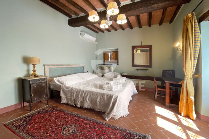 Image No.17-5 Bed Country House for sale