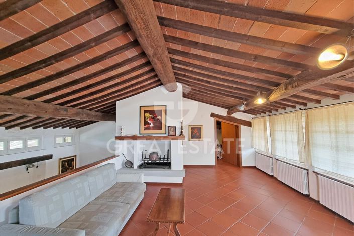 Image No.24-Maison de campagne de 4 chambres à vendre à Monte San Savino