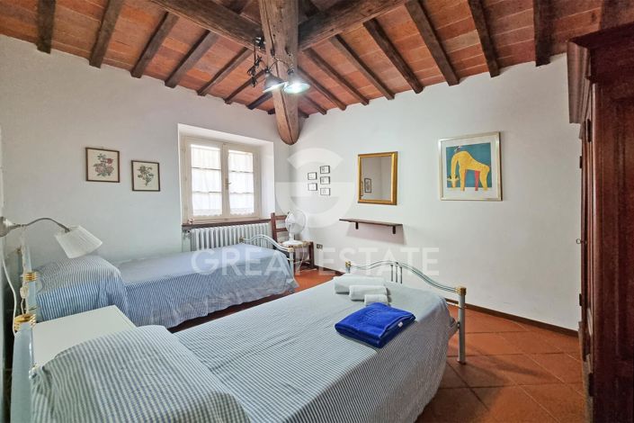 Image No.28-Maison de campagne de 4 chambres à vendre à Monte San Savino