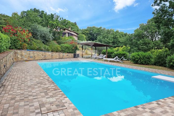 Image No.5-Maison de campagne de 4 chambres à vendre à Monte San Savino