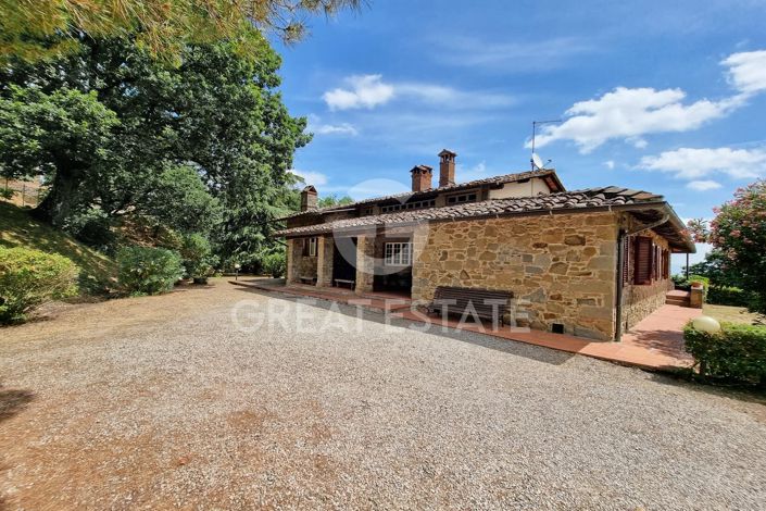 Image No.8-Maison de campagne de 4 chambres à vendre à Monte San Savino